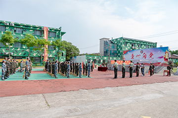 上海中国121军事夏令营上海 14天“重塑军魂”锻造营图片