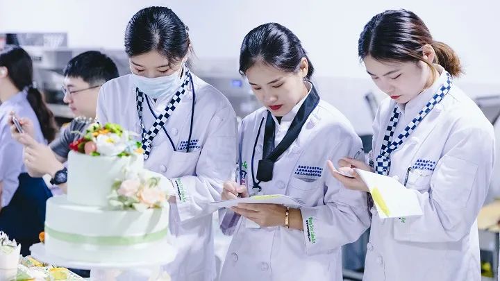 西安王森咖啡西点西餐学校有哪些热门课程？