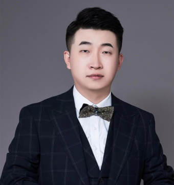 大连书香逸学校梁傲老师