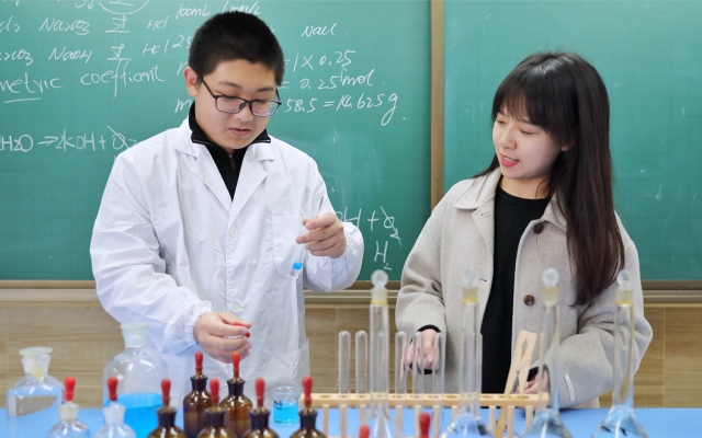 上海安生学校以国际化双语教育打开科学学习新场景