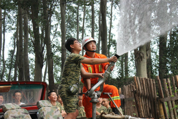 中国青少年军事夏令营7天“枭狼战队”魔鬼营图片