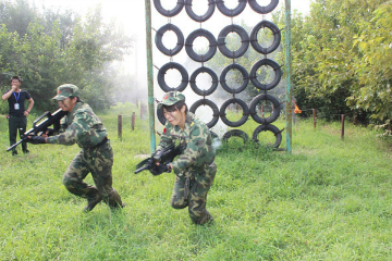 中国青少年军事夏令营21天军事强化营图片