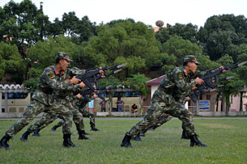 中国121军事夏令营14天特种兵成长挑战营图片