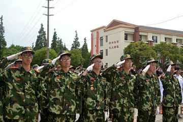 中国121军事夏令营21天少年将帅集训营图片