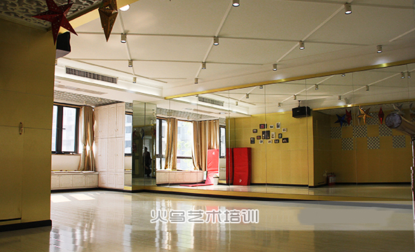 武汉火鸟舞蹈模特艺术培训学校环境图片